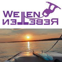 WELLENREBELLEN® – Wakeboarden am Boot in Berlin